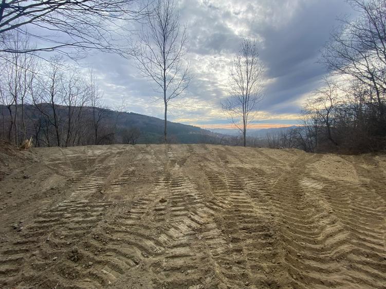 Teren Construcții intravilan de 1072 mp, în Poiana
