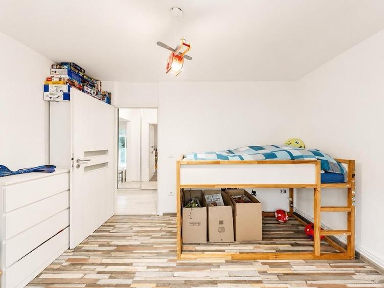 Apartament cu 2 camere semidecomandat, mobilat în Bogdăneștilor