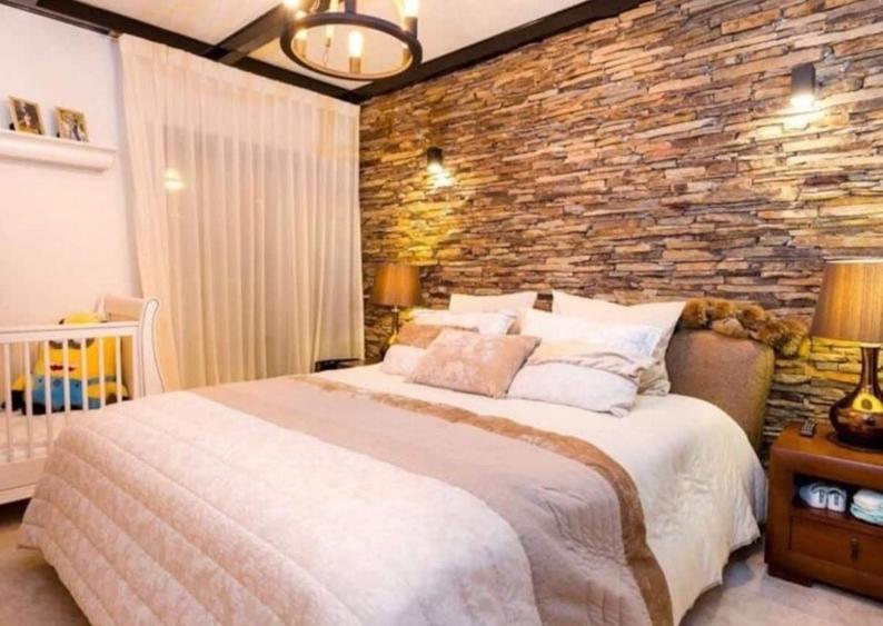 Casă cu 4 camere cu Teren 1500 Mp în Central