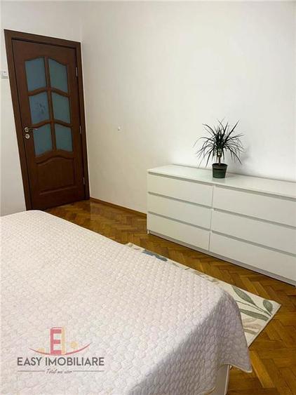 Apartament cu 2 camere decomandat în 7 Noiembrie