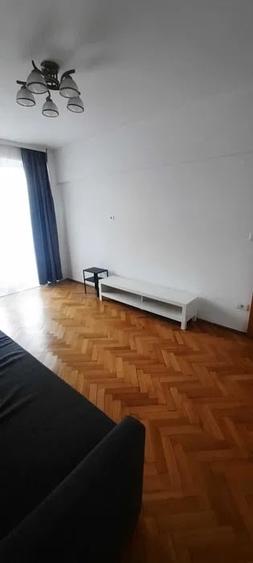 Apartament cu 2 camere decomandat, mobilat în P-ța Romană