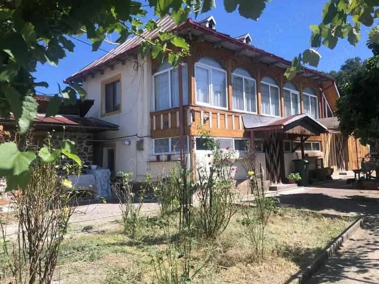 Casă cu 3 camere în Bâlteni