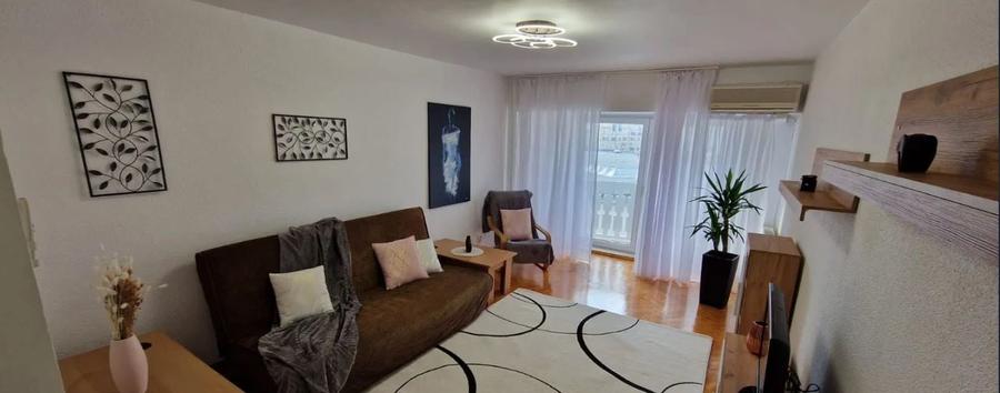 Apartament cu 2 camere semidecomandat, mobilat în Unirii — fotografia 2