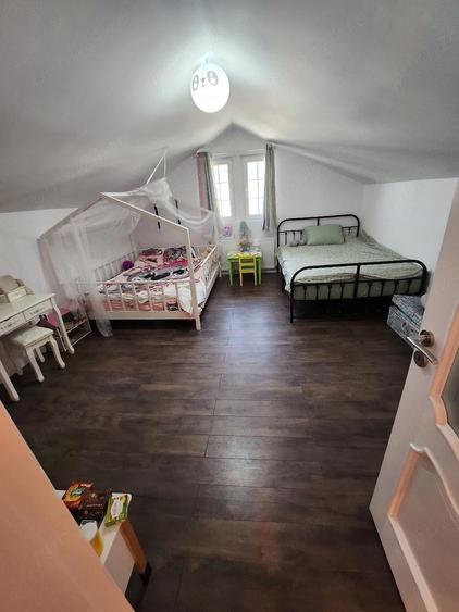 Casă cu 3 camere cu Teren 400 Mp în Central