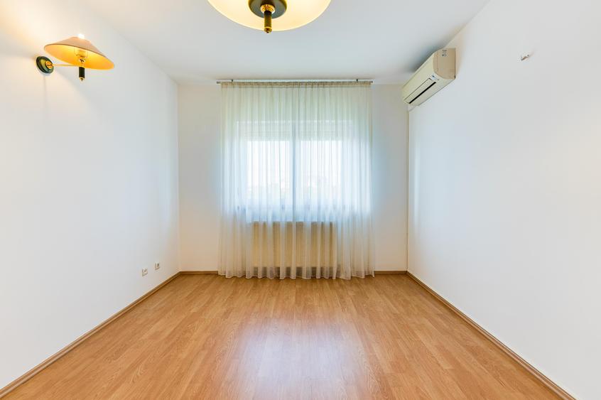 Duplex cu 4 camere cu Canalizare în Voluntari
