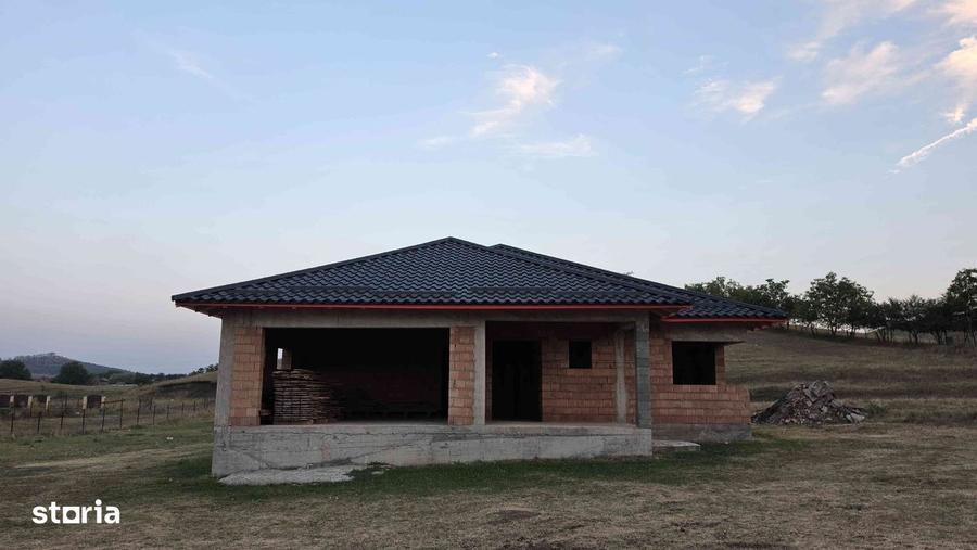 Casă cu 3 camere cu Teren 1000 Mp în Șăulia