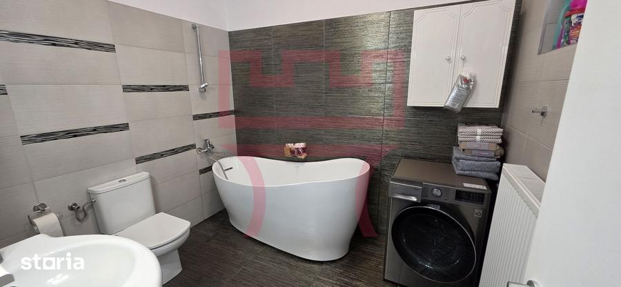 Casa zona Platinia Parcul Mare curte teren 800mp + apartament/ birou - 5