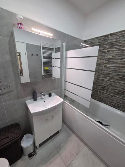 Apartament cu 2 camere decomandat, mobilat în Berceni