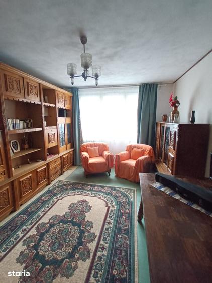 Apartament cu 3 camere decomandat, mobilat în Giurgiului