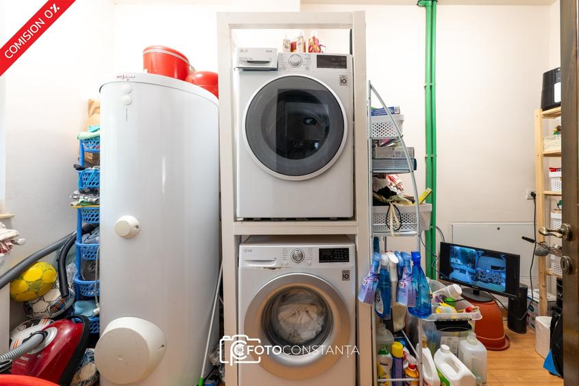 Casă individuală cu 5 camere cu Canalizare în Palazu Mare