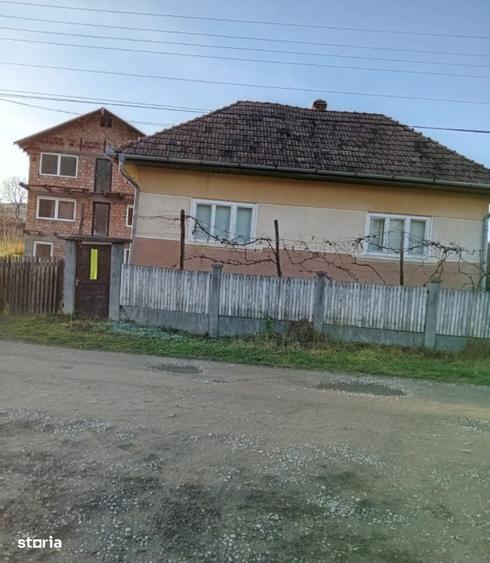 Casă cu 4 camere în Unirii