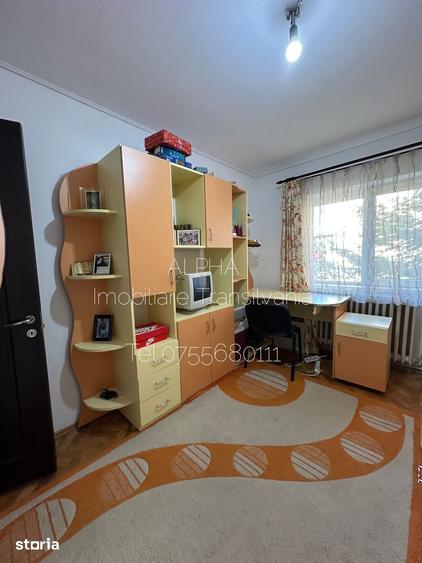 Apartament cu 3 camere decomandat în Central