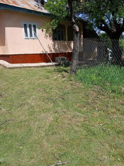 Casă cu Teren 1663 Mp în Poiana