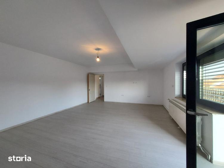 Casă cu 6 camere cu Teren 800 Mp în Simeria