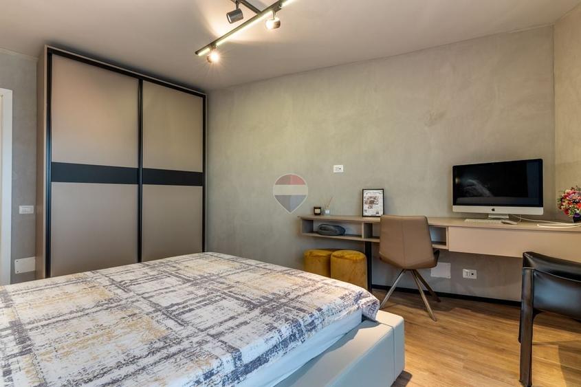 Apartament cu 4 camere decomandat, mobilat în Zorilor