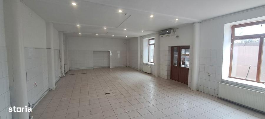 Spațiu comercial, de 150 mp, în Exterior Vest