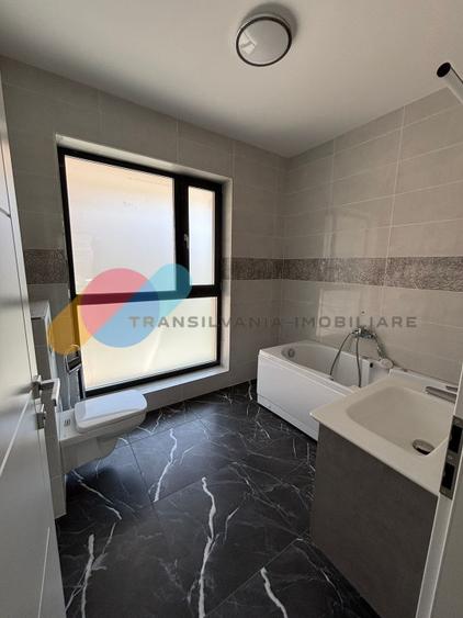 Casă individuală cu 5 camere cu Canalizare în Iris