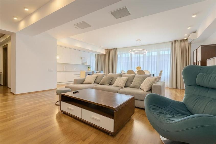 Apartament cu 3 camere decomandat în Herăstrău