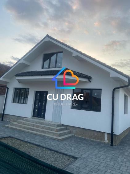 Casă individuală cu 3 camere cu Canalizare în Cristian
