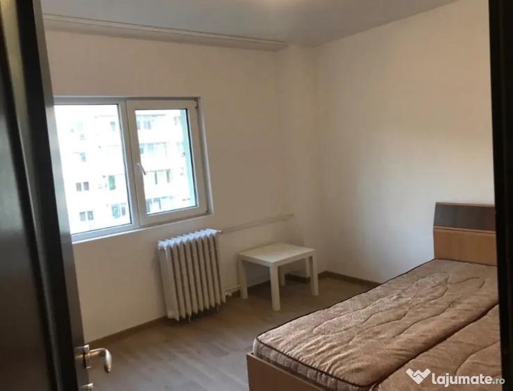Apartament cu 4 camere decomandat în Moșilor