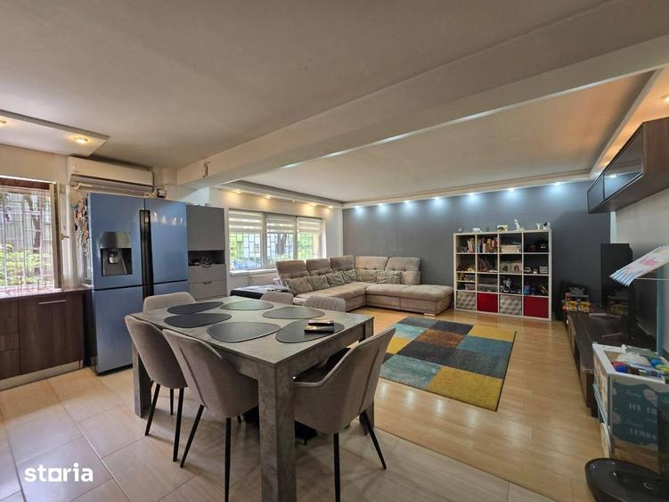Apartament cu 4 camere decomandat în Baicului