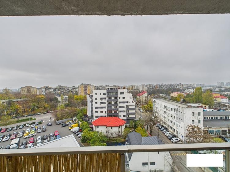 Apartament cu 3 camere decomandat în Lujerului