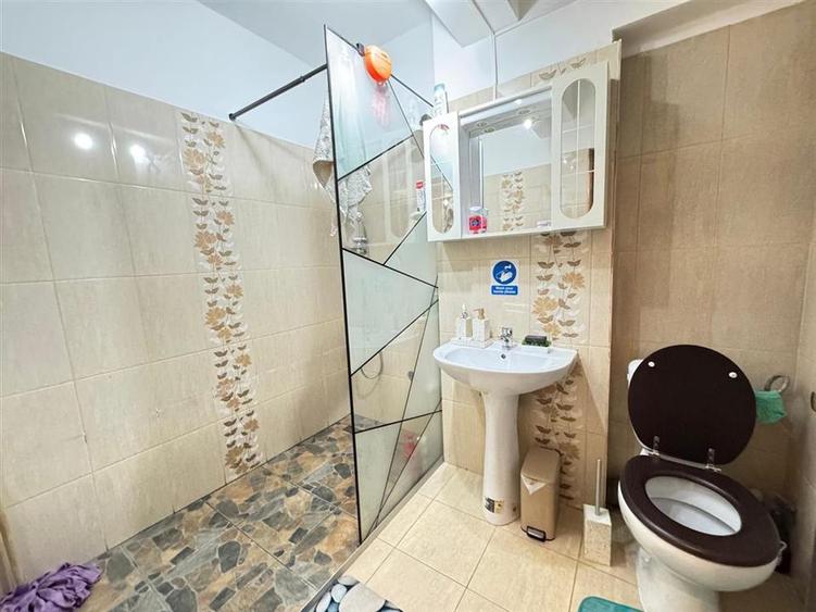 Apartament cu 2 camere semidecomandat, mobilat în Exterior Sud