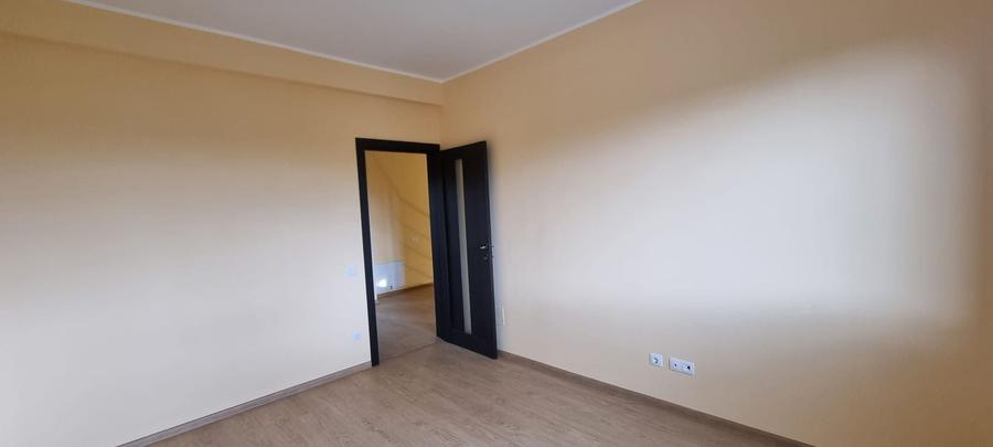 Duplex cu 4 camere cu Canalizare în Domnești