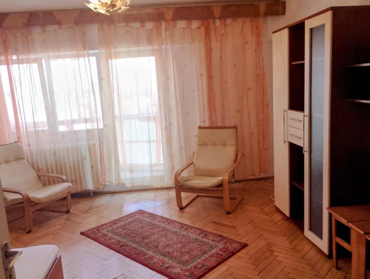 Garsonieră în Lunei