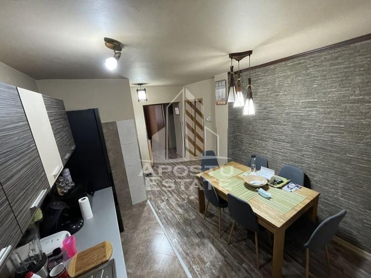 Apartament cu 3 camere decomandat, mobilat în Dâmbovița