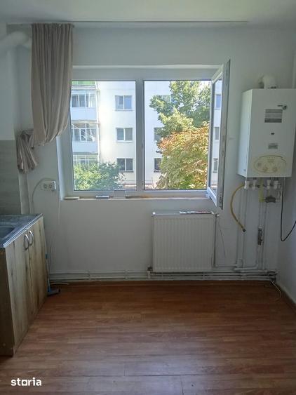 Apartament cu 2 camere semidecomandat în Micro 5