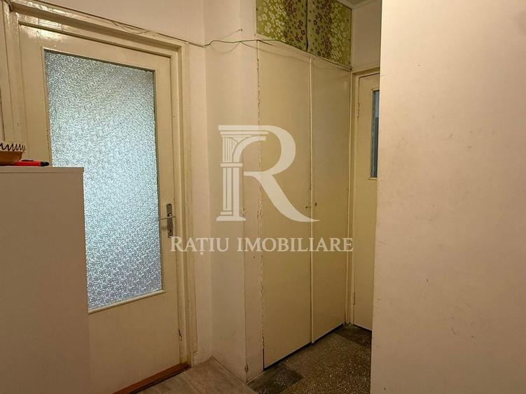 Apartament cu 2 camere semidecomandat, mobilat în Rogerius