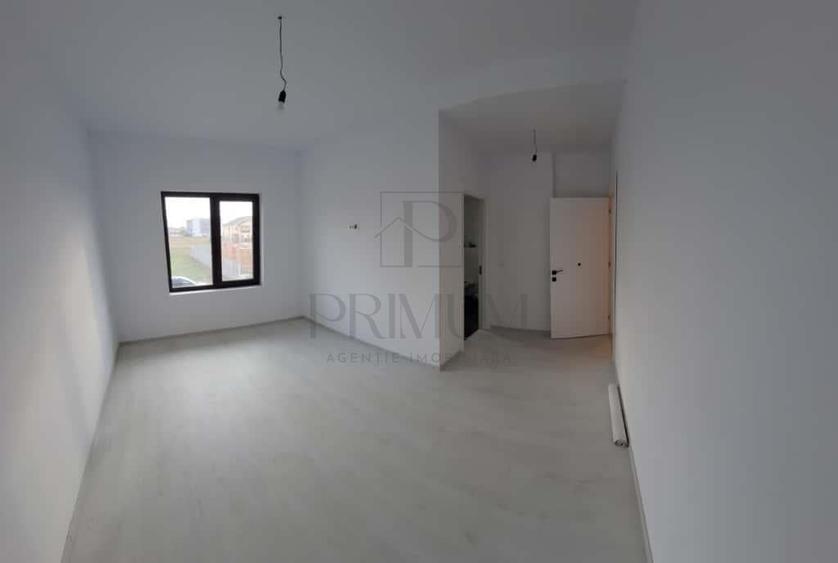 Duplex cu 5 camere cu Teren 287 Mp în Chișoda