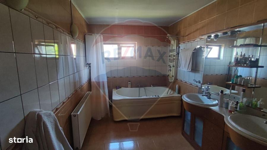 Casă cu 4 camere în Fughiu