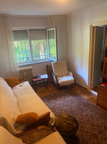 Apartament cu 2 camere semidecomandat în Km 4-5