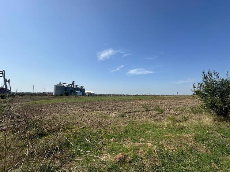 Teren agricol intravilan de 141210 mp, în Agigea