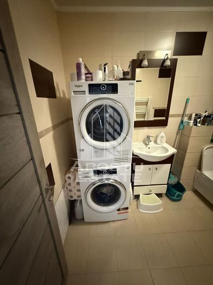Casă individuală cu 4 camere cu Canalizare în Urseni