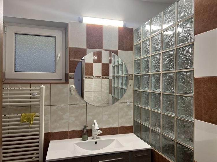 Casă cu 4 camere cu Teren 264 Mp în Podul de Fier