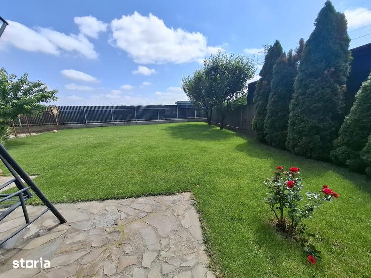 Casă cu 4 camere cu Teren 1000 Mp în Letea Veche