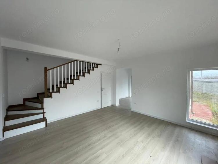 Casă cu 5 camere cu Teren 470 Mp în Ghiroda