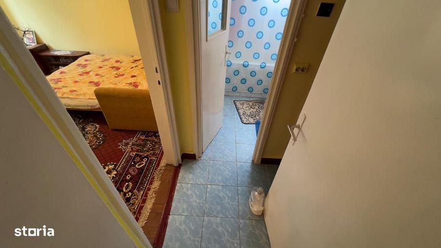 Garsonieră decomandată în Petros