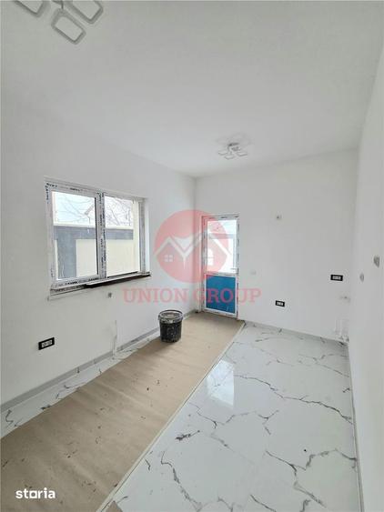 Casă cu 5 camere cu Teren 462 Mp în Lumina