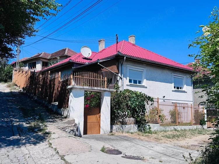 Casă cu Teren 400 Mp în Muncitoresc