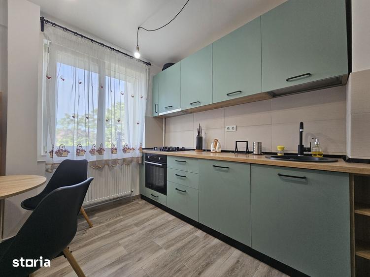 Apartament cu 3 camere semidecomandat în Gara de Nord