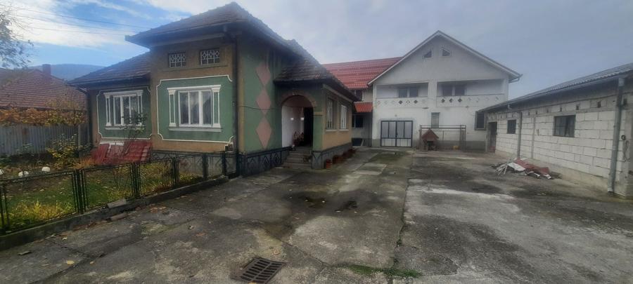 Casă cu 4 camere în Valea Cufundoasă