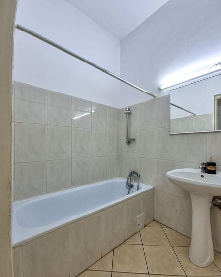 Apartament cu 5 camere decomandat în Dorobanți