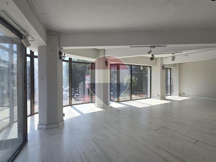 Spațiu comercial, de 230 mp, în Gara de Nord