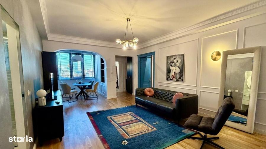 Apartament cu 4 camere decomandat în Calea Victoriei