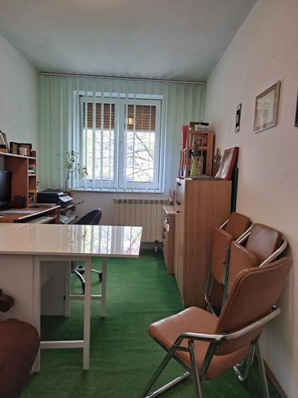 Apartament cu 3 camere semidecomandat în Micro 19
