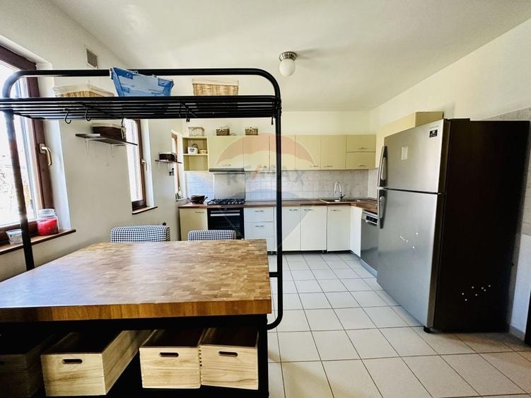 Duplex cu 5 camere cu Teren 180 Mp în Sud